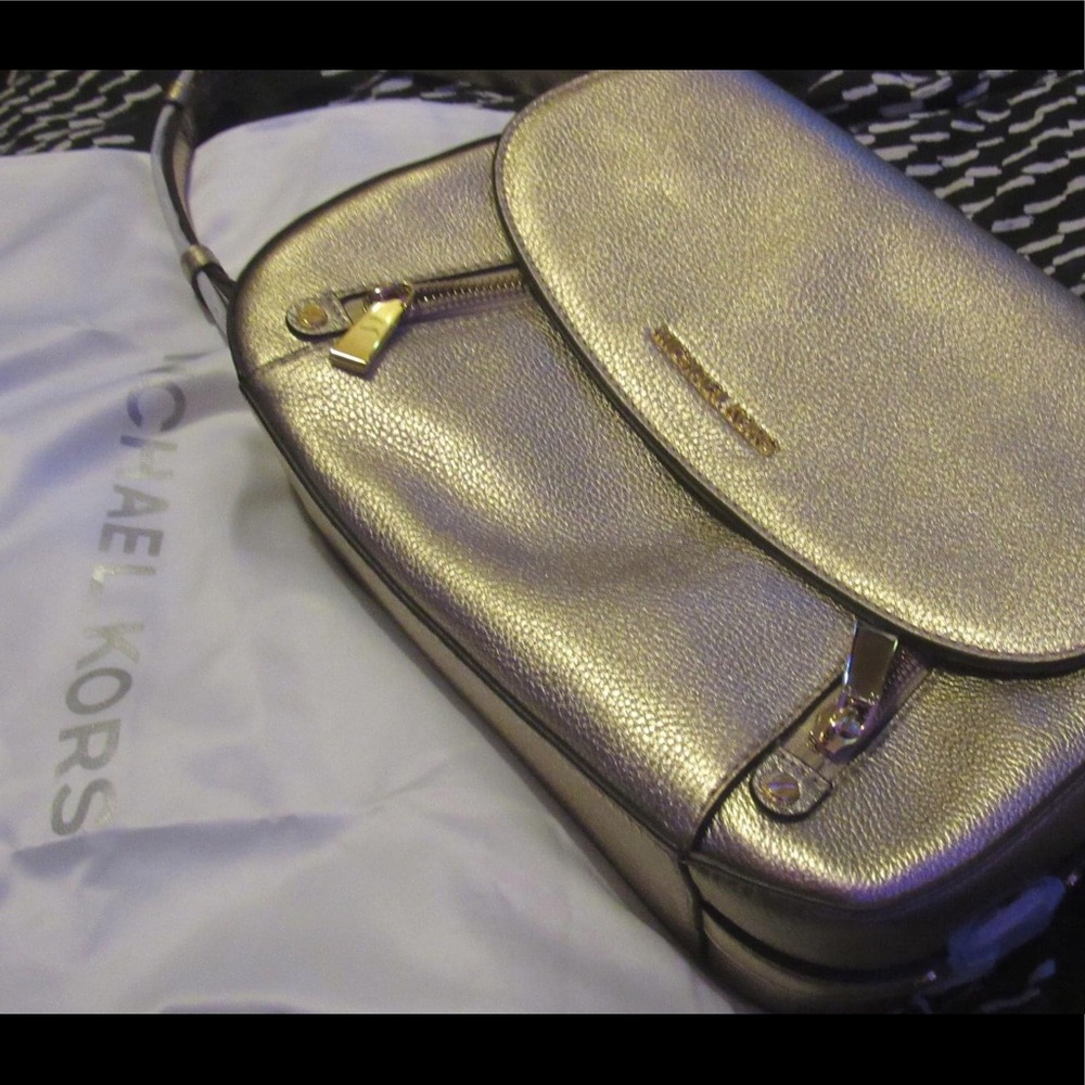 SOLD BNWT Michael Kors Bedford Legacy Medium Bag